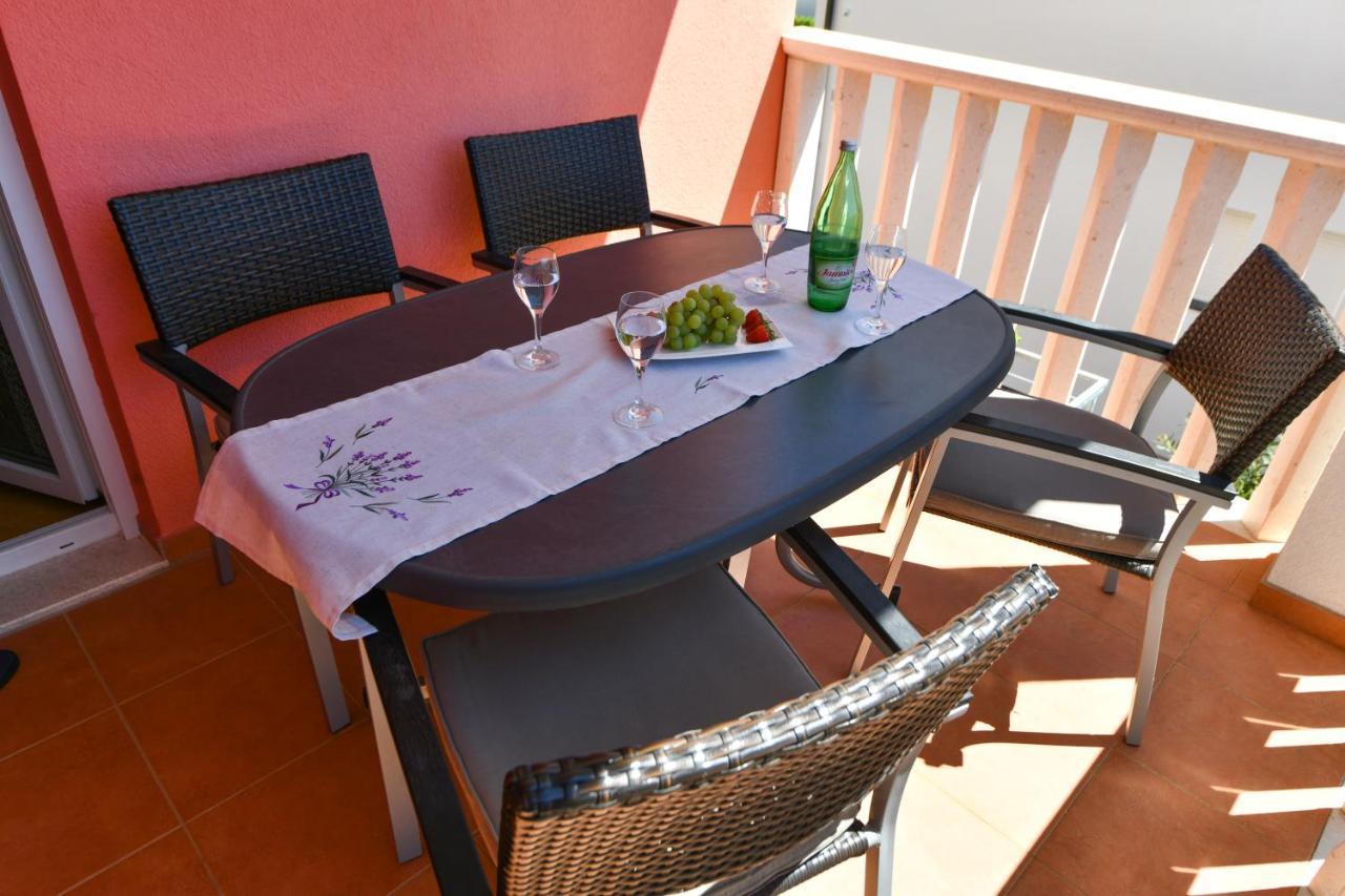 Apartments Vila Miranda Vodice Eksteriør billede