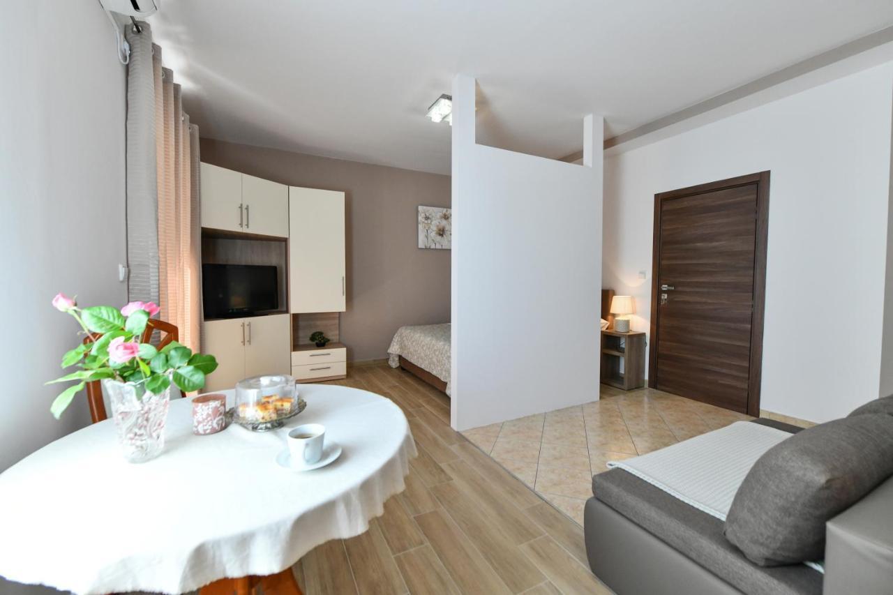 Apartments Vila Miranda Vodice Eksteriør billede