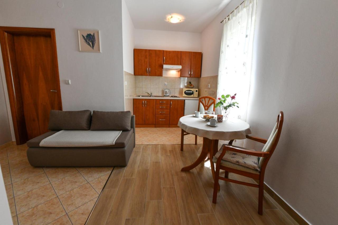 Apartments Vila Miranda Vodice Eksteriør billede