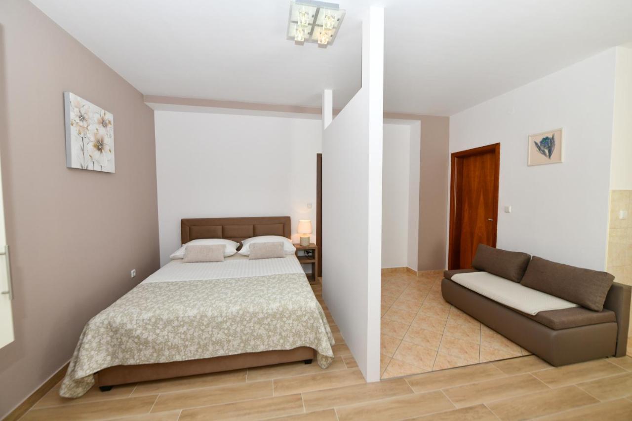 Apartments Vila Miranda Vodice Eksteriør billede