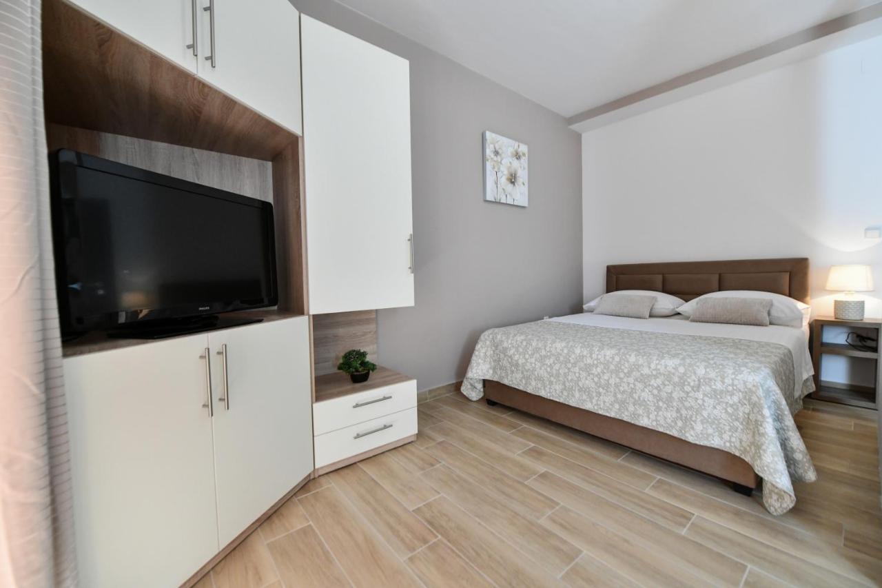 Apartments Vila Miranda Vodice Eksteriør billede
