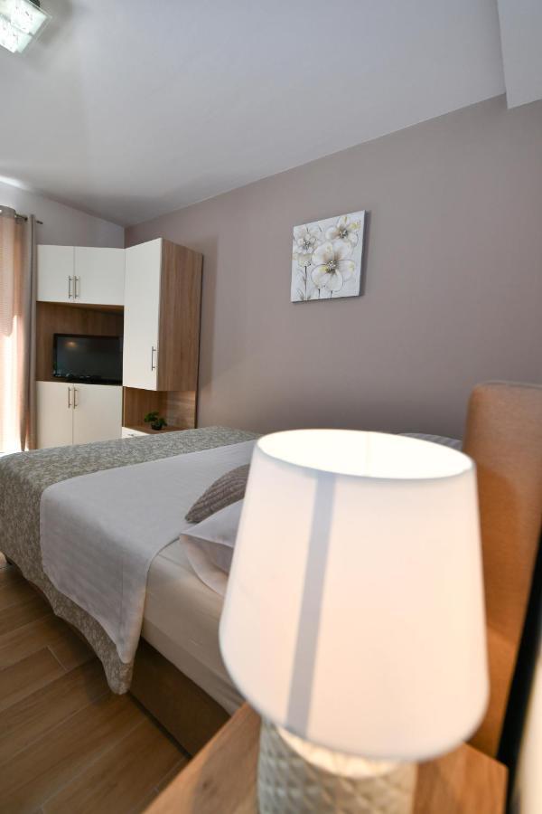 Apartments Vila Miranda Vodice Eksteriør billede